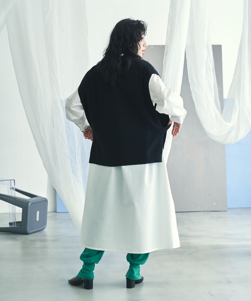 VACANCY（ヴァカンシー）の「ポロニットベスト（ベスト・レディース・ブラック/グレイッシュベージュ・FREE）」の11枚目の写真