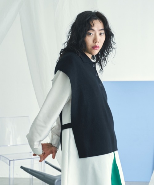 VACANCY（ヴァカンシー）の「ポロニットベスト（ベスト・レディース・ブラック/グレイッシュベージュ・FREE）」の4枚目の写真