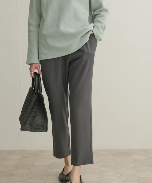 URBAN RESEARCH DOORS（アーバンリサーチドアーズ）の「ストレッチテーパードパンツ（その他パンツ・レディース・チャコールグレー/ブラック・1/0/00）」の3枚目の写真