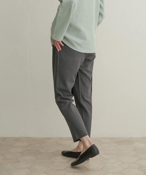 URBAN RESEARCH DOORS（アーバンリサーチドアーズ）の「ストレッチテーパードパンツ（その他パンツ・レディース・チャコールグレー/ブラック・1/0/00）」の8枚目の写真