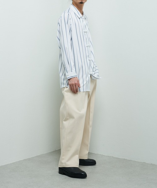 Lui's（ルイス）の「センタープレスワイドデニム（デニムパンツ・メンズ・インディゴブルー/アイボリー・SMALL/MEDIUM）」の11枚目の写真