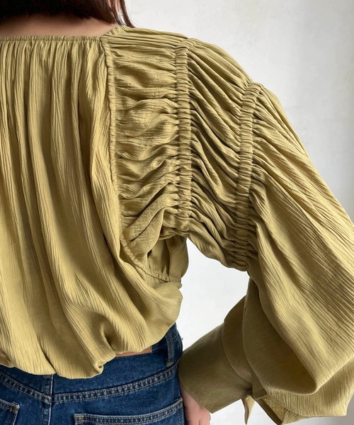 CAPRICIEUX LE'MAGE(カプリシューレマージュ)の「シャーリングボレロカーディガン(シャツ/ブラウス・レディース・ホワイト/ブラック/イエロー・FREE)」の4枚目の写真