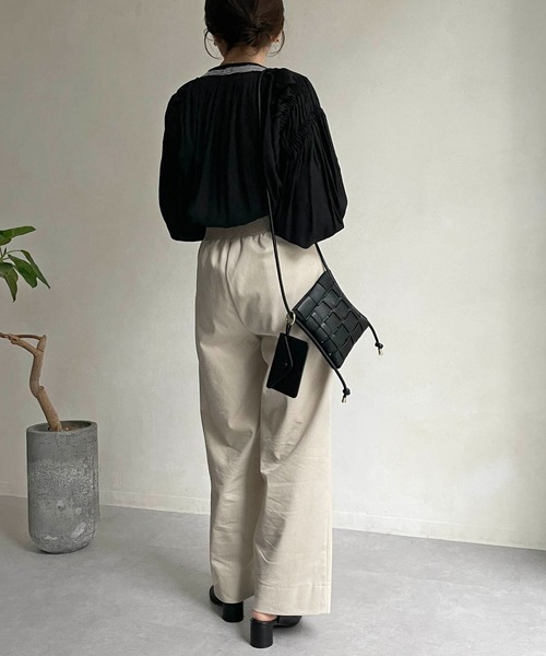 CAPRICIEUX LE'MAGE(カプリシューレマージュ)の「シャーリングボレロカーディガン(シャツ/ブラウス・レディース・ホワイト/ブラック/イエロー・FREE)」の15枚目の写真