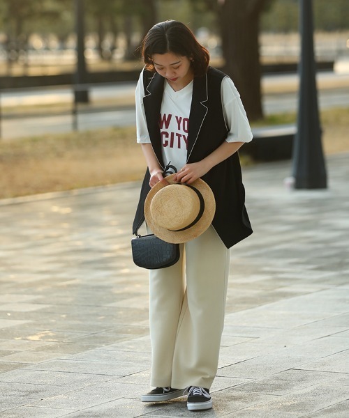 sara&cake（サラアンドケイク）の「配色パイピングサイドスリット入りノースリーブジャケット（ベスト・レディース・ブラック/グリーン・FREE）」の7枚目の写真