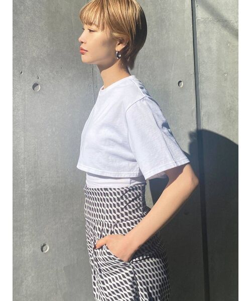 EMODA（エモダ）の「レイヤードハーフトップ（Tシャツ/カットソー・レディース・ホワイト/ブラック/イエロー/グリーン・FREE）」の7枚目の写真