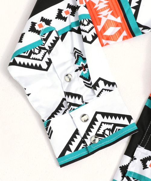 Wrangler（ラングラー）の「［Wrangler ラングラー］Women’s Western Retro Snap Dress アステカ柄 ウエスタン シャツ ワンピース（シャツワンピース・レディース・ホワイト×ブラック・S/M/L）」の5枚目の写真