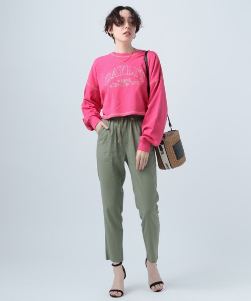 BAYFLOW（ベイフロー）の「ロゴシシュウショートプルオーバー（スウェット・レディース・ピンク/アイボリー/チャコール・FREE）」の15枚目の写真