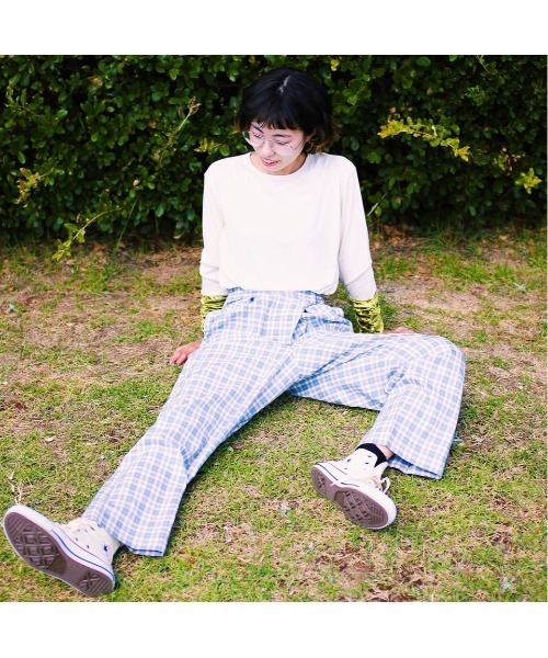 GGD(ジージーディー)の「チェックパンツ(カーゴパンツ・レディース・ライトブルー/モカ・M/L)」の1枚目の写真