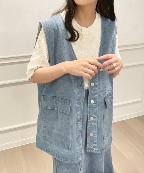 apres jour（アプレジュール）の「デニムジレ【ZOZOTOWN限定アイテム】（ベスト・レディース・ナチュラル/ライトブルー/インディゴブルー・X-LARGE/フリー）」の14枚目の写真