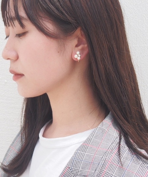 mille blanc(ミルブラン)の「【日本製】ボリュームパールイヤリング(イヤリング・レディース・シルバー/ゴールド/シルバー系その他4/ゴールド系その他4/シルバー系その他3/シルバー系その他2/ゴールド系その他2/シルバー系その他・FREE)」の19枚目の写真