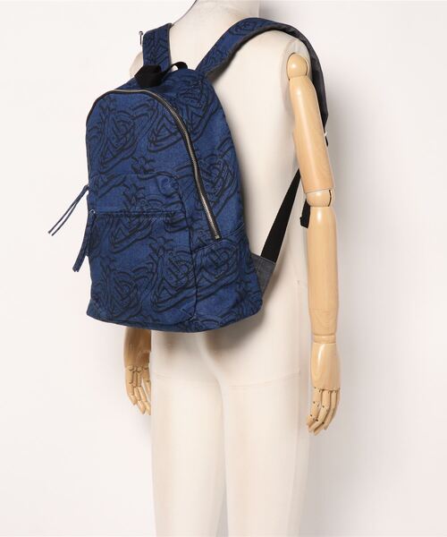Vivienne Westwood(ヴィヴィアンウエストウッド)の「NEW ORB REPEAT PRINT DENIMリュック(バックパック/リュック・レディース・インディゴブルー・FREE)」の5枚目の写真