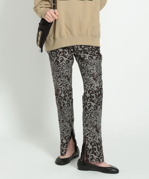 BEAMS BOY(ビームスボーイ)の「maturely / Flower Jacquard Fringe Slacks(その他パンツ・レディース・パープル/オリーブ・1/0)」の2枚目の写真