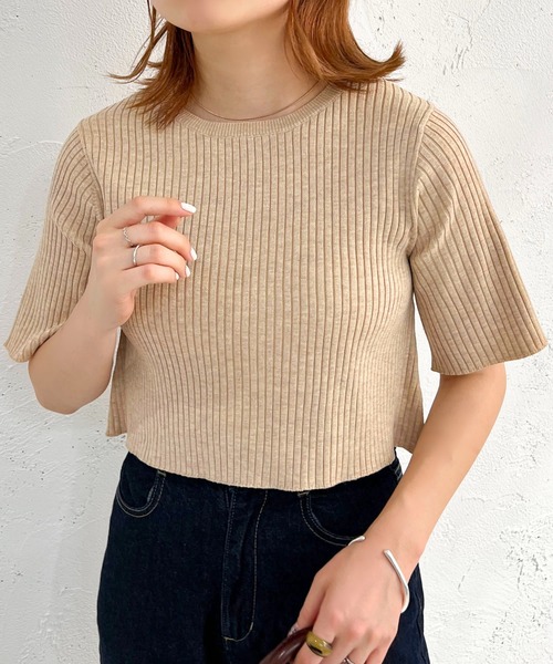 apres jour mignon(アプレジュールミニョン)の「ショート丈クルーネックトップス【ZOZOTOWN限定アイテム】(ニット/セーター・レディース・ブルー/ライトベージュ/ブラック/アイボリー・フリー/X-LARGE)」の9枚目の写真