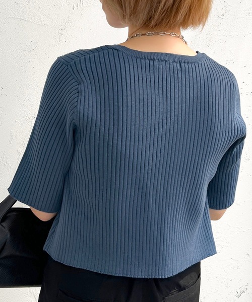 apres jour mignon(アプレジュールミニョン)の「ショート丈クルーネックトップス【ZOZOTOWN限定アイテム】(ニット/セーター・レディース・ブルー/ライトベージュ/ブラック/アイボリー・フリー/X-LARGE)」の16枚目の写真