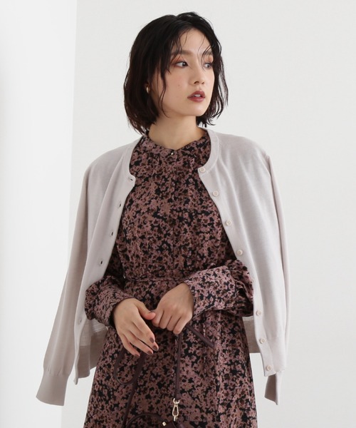 NATURAL BEAUTY BASIC(ナチュラルビューティーベーシック)の「ウールベーシックカーディガン(カーディガン/ボレロ・レディース・ブルー/グレイッシュベージュ/ブラック/ラベンダー・MEDIUM)」の3枚目の写真