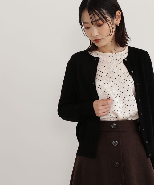 NATURAL BEAUTY BASIC(ナチュラルビューティーベーシック)の「ウールベーシックカーディガン(カーディガン/ボレロ・レディース・ブルー/グレイッシュベージュ/ブラック/ラベンダー・MEDIUM)」の2枚目の写真