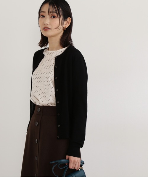 NATURAL BEAUTY BASIC(ナチュラルビューティーベーシック)の「ウールベーシックカーディガン(カーディガン/ボレロ・レディース・ブルー/グレイッシュベージュ/ブラック/ラベンダー・MEDIUM)」の5枚目の写真