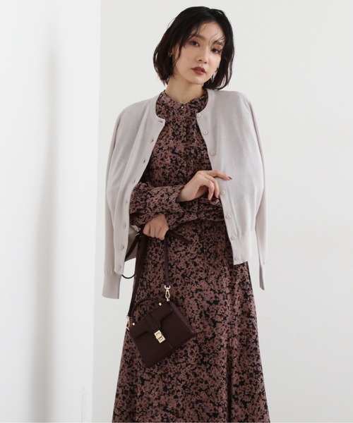 NATURAL BEAUTY BASIC(ナチュラルビューティーベーシック)の「ウールベーシックカーディガン(カーディガン/ボレロ・レディース・ブルー/グレイッシュベージュ/ブラック/ラベンダー・MEDIUM)」の11枚目の写真