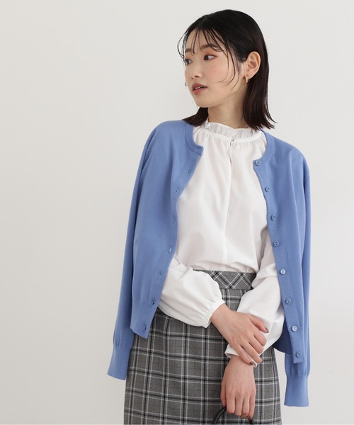 NATURAL BEAUTY BASIC(ナチュラルビューティーベーシック)の「ウールベーシックカーディガン(カーディガン/ボレロ・レディース・ブルー/グレイッシュベージュ/ブラック/ラベンダー・MEDIUM)」の18枚目の写真