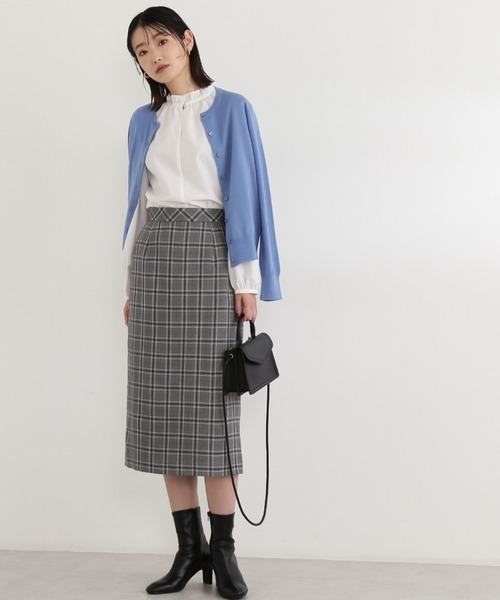NATURAL BEAUTY BASIC(ナチュラルビューティーベーシック)の「ウールベーシックカーディガン(カーディガン/ボレロ・レディース・ブルー/グレイッシュベージュ/ブラック/ラベンダー・MEDIUM)」の21枚目の写真