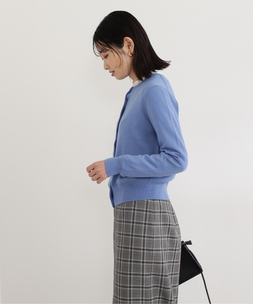 NATURAL BEAUTY BASIC(ナチュラルビューティーベーシック)の「ウールベーシックカーディガン(カーディガン/ボレロ・レディース・ブルー/グレイッシュベージュ/ブラック/ラベンダー・MEDIUM)」の16枚目の写真