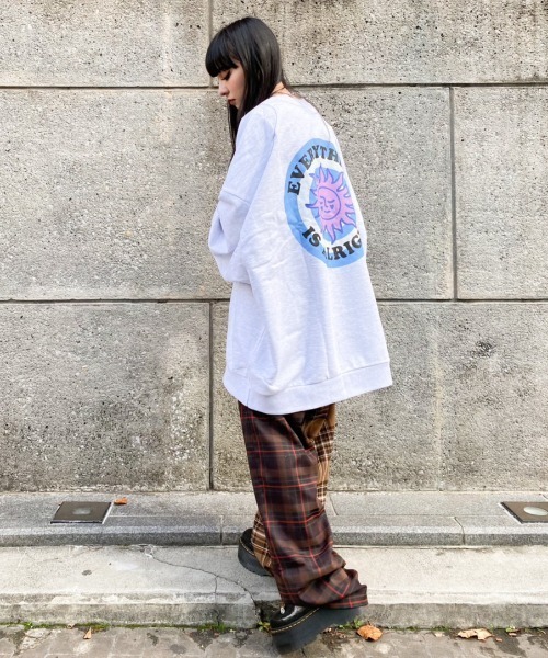 Candy Stripper（キャンディストリッパー）の「EVERYTHING IS ALRIGHT BIG スウェット（スウェット・レディース・ピンク/ライトグレー/ブラック・2）」の14枚目の写真