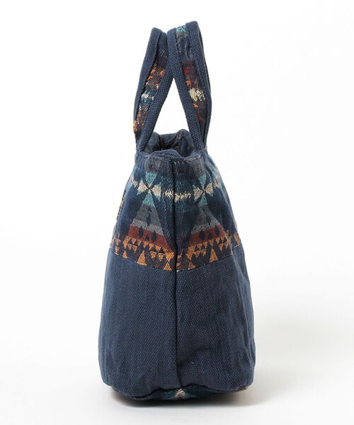 B:MING by BEAMS（ビーミングバイビームス）の「PENDLETON / ランチ バッグ（トートバッグ・メンズ・ネイビー/ブラウン・ONE SIZE）」の6枚目の写真