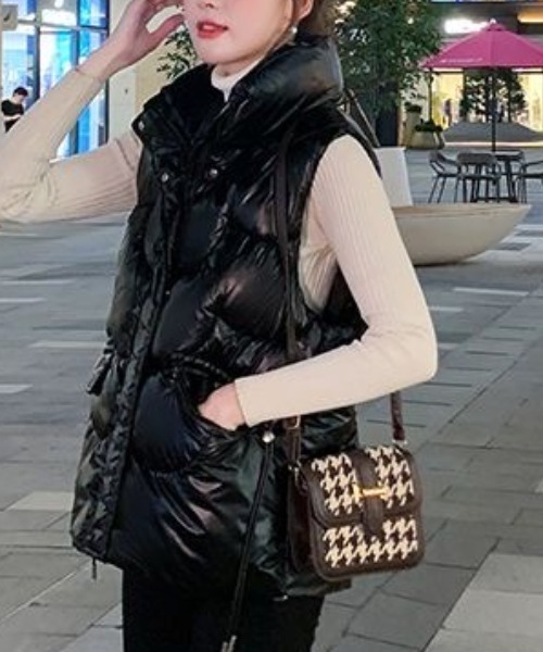 DIAVEL（ディアベル）の「微光沢中綿ベスト（ダウンベスト・レディース・ブラック/ホワイト・M）」の7枚目の写真