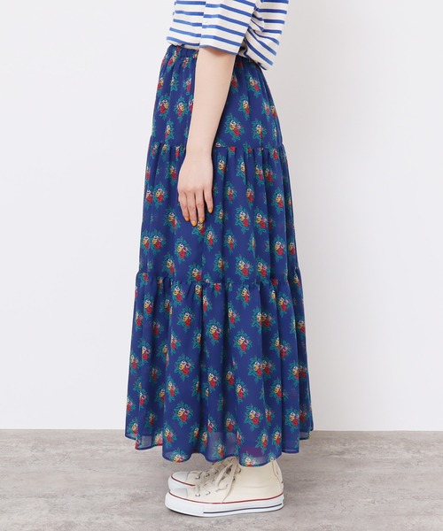 Dot&Stripes CHILD WOMAN(ドットアンドストライプス チャイルドウーマン)の「フラワーブーケプリントティアードスカート(スカート・レディース・ブルー・FREE)」の7枚目の写真
