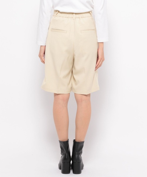 LOWRYS FARM（ローリーズファーム）の「ハイウエストピンタックショートパンツ　163118（その他パンツ・レディース・アイボリー/ブラック/グレー・FREE）」の15枚目の写真