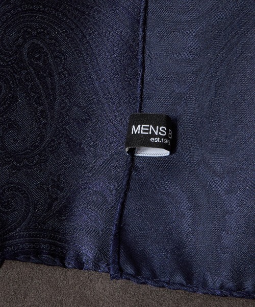 MEN'S BIGI（メンズビギ）の「シャドーペイズリースカーフ＜同素材ネクタイあり＞（バンダナ/スカーフ・メンズ・ボルドー/シルバー/ネイビー・FREE）」の6枚目の写真