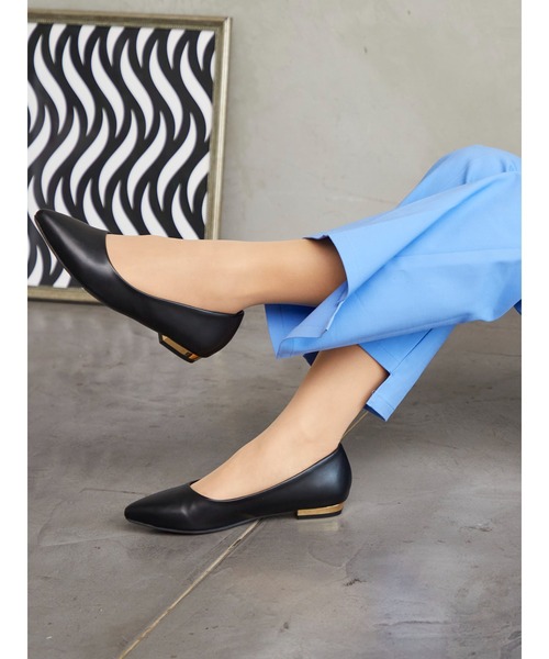 noyau（ノヤウ）の「ポインテッドトゥメタルヒールパンプス（パンプス・レディース・アイボリー/ブラック系その他6/ブラック/クリーム・LL/S/M/L）」の2枚目の写真