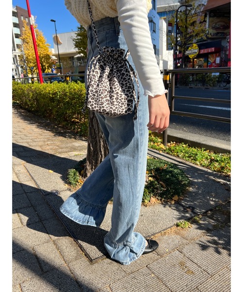 PHILLY(フィリー)の「フリルデザインデニムパンツ(デニムパンツ・レディース・ブルー・FREE)」の6枚目の写真