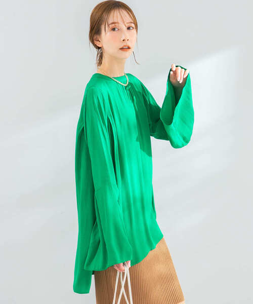 URBAN RESEARCH ROSSO（アーバンリサーチロッソ）の「フレアスリーブギャザーチュニックブラウス（シャツ/ブラウス・レディース・グリーン/ホワイト・FREE）」の3枚目の写真