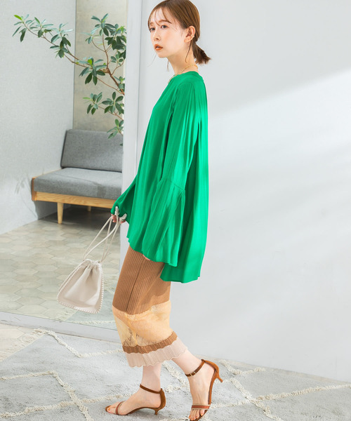 URBAN RESEARCH ROSSO（アーバンリサーチロッソ）の「フレアスリーブギャザーチュニックブラウス（シャツ/ブラウス・レディース・グリーン/ホワイト・FREE）」の7枚目の写真