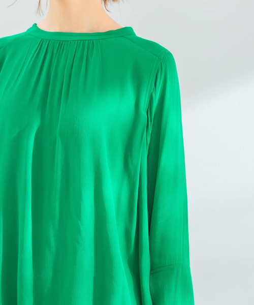 URBAN RESEARCH ROSSO（アーバンリサーチロッソ）の「フレアスリーブギャザーチュニックブラウス（シャツ/ブラウス・レディース・グリーン/ホワイト・FREE）」の12枚目の写真