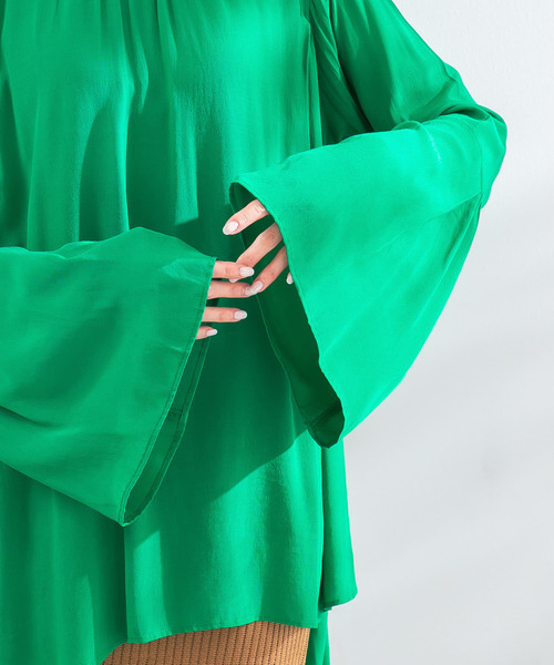 URBAN RESEARCH ROSSO（アーバンリサーチロッソ）の「フレアスリーブギャザーチュニックブラウス（シャツ/ブラウス・レディース・グリーン/ホワイト・FREE）」の13枚目の写真