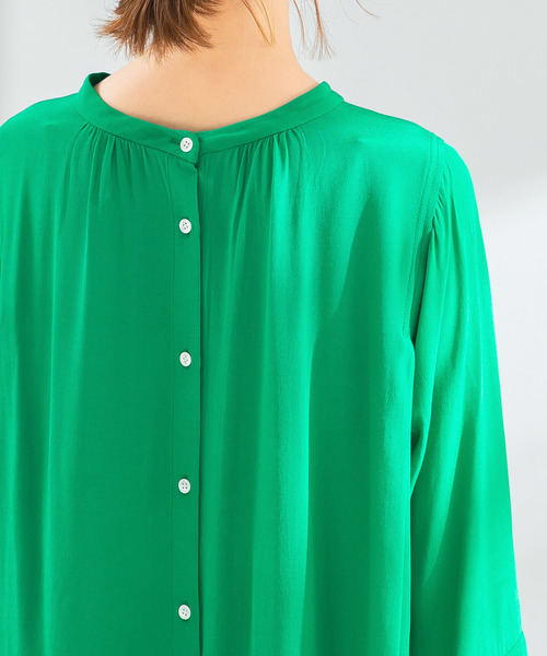 URBAN RESEARCH ROSSO（アーバンリサーチロッソ）の「フレアスリーブギャザーチュニックブラウス（シャツ/ブラウス・レディース・グリーン/ホワイト・FREE）」の15枚目の写真