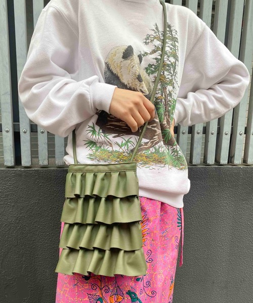 Casselini（キャセリーニ）の「Casselini(キャセリーニ)フリルショルダー（ショルダーバッグ・レディース・シルバー/ブラック/アイボリー/イエロー/カーキ・FREE）」の16枚目の写真