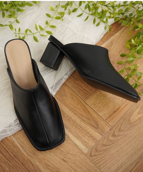 Fabby fabby（ファビィーファビィー）の「プレーンスクエアサボミュールサンダル（サンダル・レディース・ブラック/オフホワイト/ライトベージュ・MEDIUM/SMALL/LARGE）」の7枚目の写真