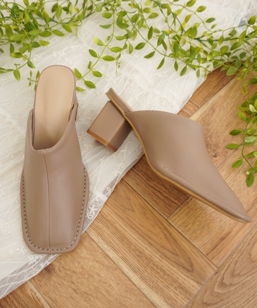 Fabby fabby（ファビィーファビィー）の「プレーンスクエアサボミュールサンダル（サンダル・レディース・ブラック/オフホワイト/ライトベージュ・MEDIUM/SMALL/LARGE）」の17枚目の写真