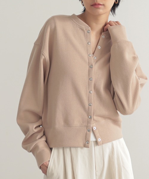 for/c（フォーシー）の「[新色追加] スナップボタンカーディガン【サスティナブル】（カーディガン/ボレロ・レディース・ブラック/ネイビー/サックスブルー/オレンジ/アイボリー/ラベンダー/ピンク/ベージュ/チャコールグレー/レッド/ブルー/モカ・LL/M/L/S）」の5枚目の写真