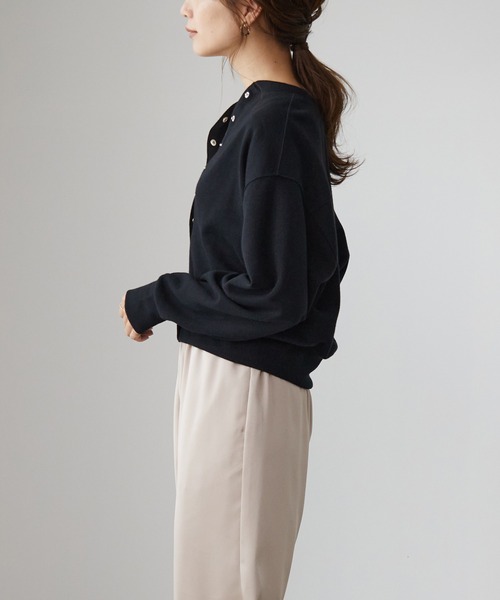 for/c（フォーシー）の「[新色追加] スナップボタンカーディガン【サスティナブル】（カーディガン/ボレロ・レディース・ブラック/ネイビー/サックスブルー/オレンジ/アイボリー/ラベンダー/ピンク/ベージュ/チャコールグレー/レッド/ブルー/モカ・LL/M/L/S）」の16枚目の写真