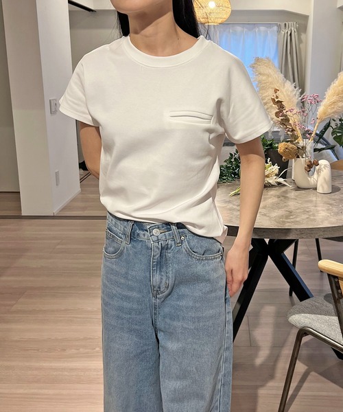 Jewelobe(ジュエローブ)の「フェイクポケットドルマンカットトップス(Tシャツ/カットソー・レディース・ホワイト/ブラック・FREE)」の2枚目の写真