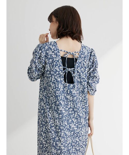 RAY CASSIN FAVORI（レイカズンフェバリ）の「・RAY　CASSIN　フラワーptナローワンピース（ワンピース・レディース・ブラック/ブルー/オレンジ・FREE）」の19枚目の写真