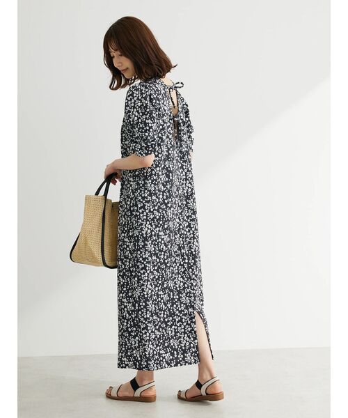 RAY CASSIN FAVORI（レイカズンフェバリ）の「・RAY　CASSIN　フラワーptナローワンピース（ワンピース・レディース・ブラック/ブルー/オレンジ・FREE）」の4枚目の写真