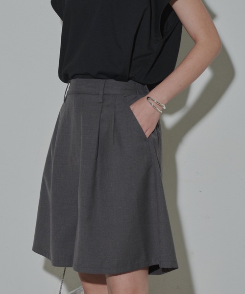 Aunt Marie's(アントマリーズ)の「タックフレアショートパンツ(その他パンツ・レディース・チャコールグレー/ブラック/ダークベージュ/ネイビー/グレー・マルチサイズ)」の19枚目の写真