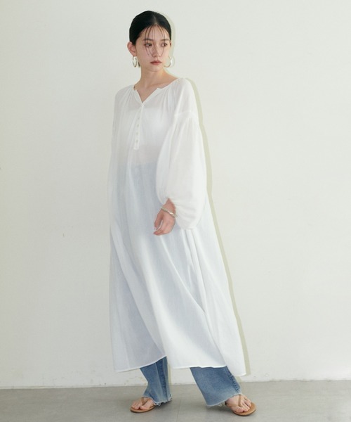 LARUTA（ラルータ）の「【LARUTA】たっぷりギャザーナチュラルガーゼワンピース（ワンピース・レディース・ブラック/イエロー/ブラウン/オフホワイト・FREE）」の7枚目の写真