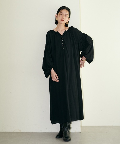 LARUTA（ラルータ）の「【LARUTA】たっぷりギャザーナチュラルガーゼワンピース（ワンピース・レディース・ブラック/イエロー/ブラウン/オフホワイト・FREE）」の12枚目の写真