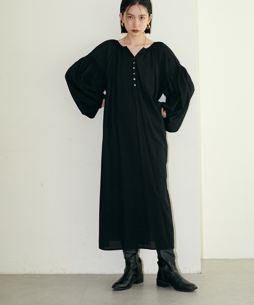 LARUTA(ラルータ)の「【LARUTA】たっぷりギャザーナチュラルガーゼワンピース(ワンピース・レディース・ブラック/イエロー/ブラウン/オフホワイト・FREE)」の14枚目の写真